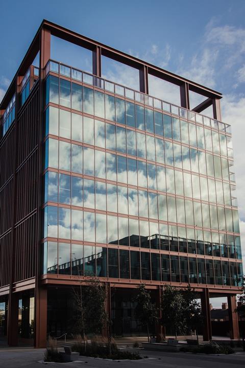 Dow_Quality_Bond_LUMIN_BUILDING_NEWCASTLE_STRUCTURAL_BONDING_SOLUTIONS